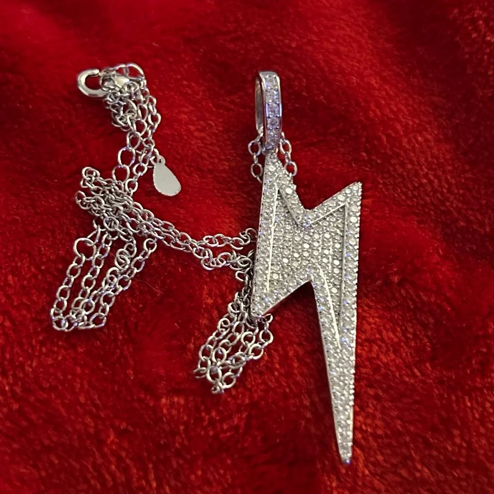 Moissanite retail $200